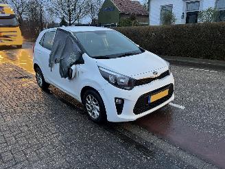 uszkodzony samochody osobowe Kia Picanto 1.0-12V 2017/1