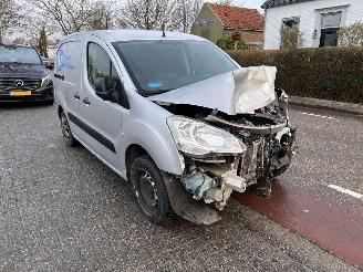skadebil bedrijf Peugeot Partner 1.6 BleuHDi 75 2019/1