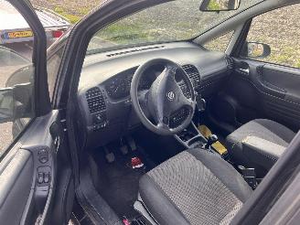 Opel Zafira -A 2.2 DTi picture 5