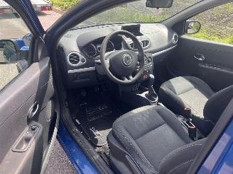 Renault Clio 1.2-16v picture 5