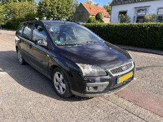 Vaurioauto  passenger cars Ford Focus 1.8 TDCi 16V Combi 2007/5