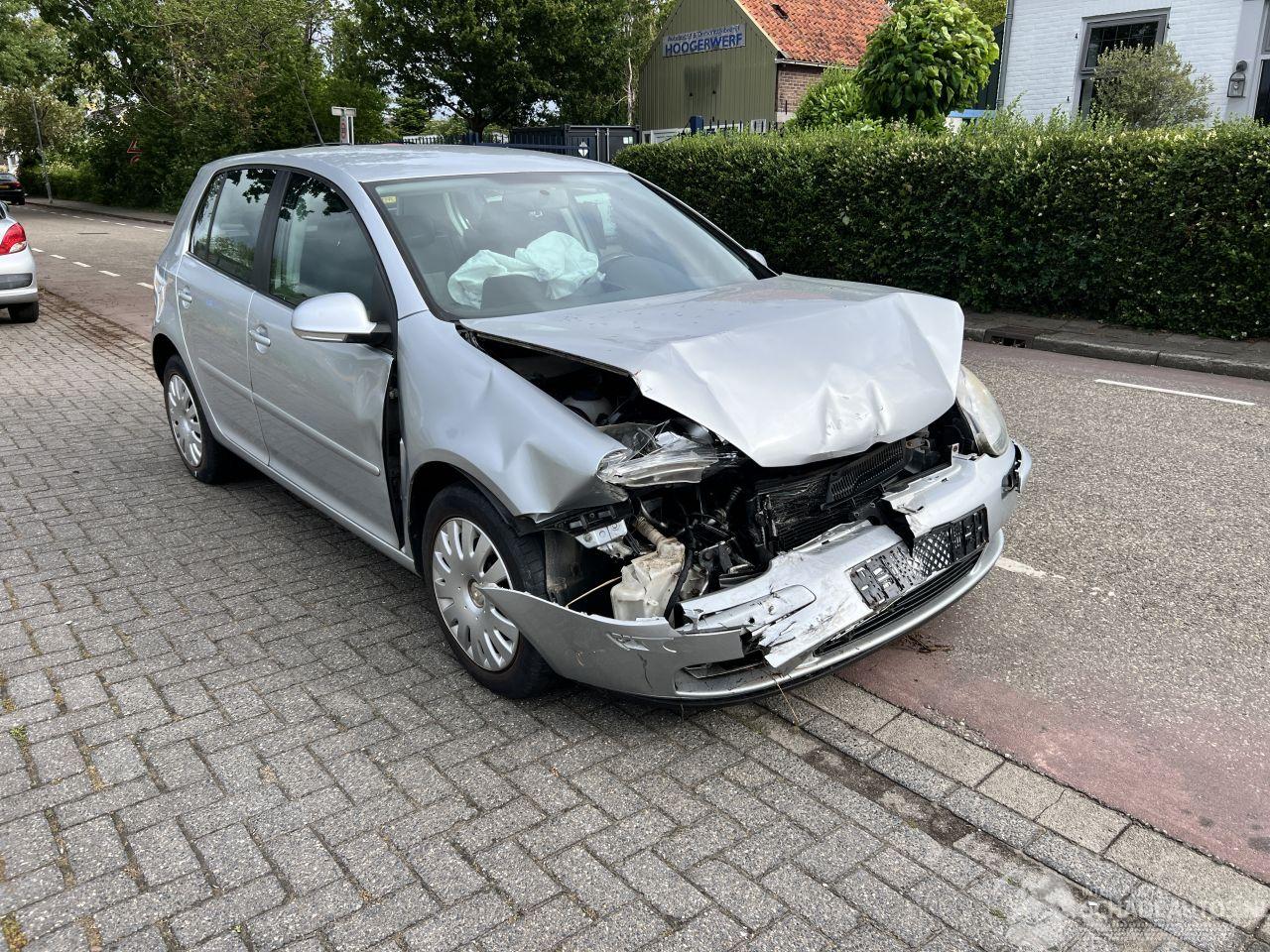 Volkswagen Golf 1.6 FSi