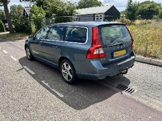 Volvo V-70 2.4 D5 picture 4