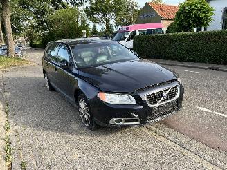 rozbiórka samochody osobowe Volvo V-70 2.0 D 16V 2009/5