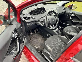 Peugeot 208 1.2 VTi Envy picture 5