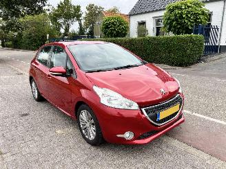 Coche accidentado Peugeot 208 1.2 VTi Envy 2014/1