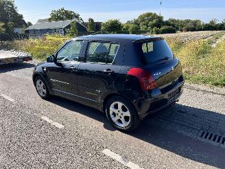 Suzuki Swift 1.5 VVT picture 4
