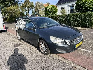 Auto incidentate Volvo V-40 2.0 D4 Momentum 2013/4