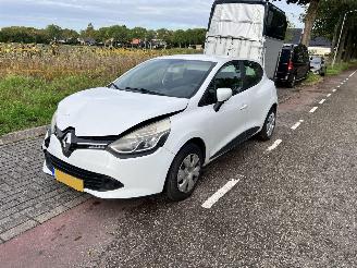 Renault Clio 0.9 TCe Expression picture 2