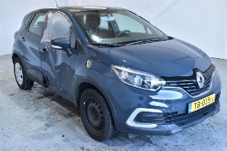 skadebil auto Renault Captur 0.9 TCe Life 2018/7