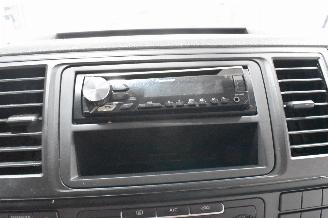 Volkswagen Transporter Kombi picture 28