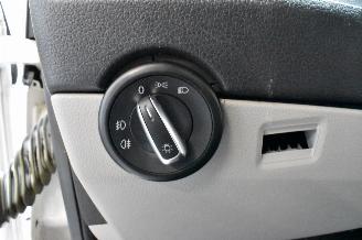 Volkswagen Transporter Kombi picture 25