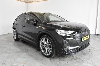 Unfallwagen Audi Q4 35 L ed S Com 55 kWh 2021/10