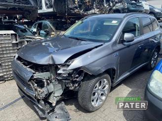 Vrakbiler auto Mitsubishi Outlander Outlander (GF/GG), SUV, 2012 / 2022 2.0 16V PHEV 4x4 2014/5