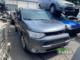 Mitsubishi Outlander Outlander (GF/GG), SUV, 2012 / 2022 2.0 16V PHEV 4x4 picture 2