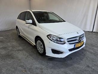 Damaged car Mercedes B-klasse 220D Ambition 2018/8