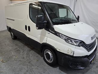 Unfall Kfz Van Iveco Daily 35S14V 2.3 352L H3 2023/10