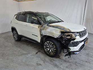 Schadeauto Jeep Compass 4xe 240 Hybrid Summit 2024/7