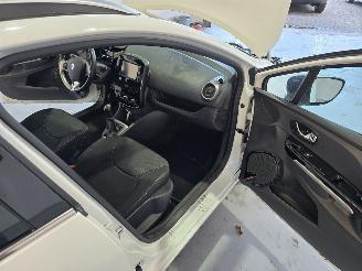 Renault Clio 1.5 dCi Nightenamp;Day picture 16