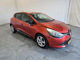 Vaurioauto  passenger cars Renault Clio 0.9 TCe Expression 2013/7