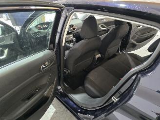 Peugeot 308 1.2 VTi Blue Lease picture 18