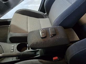 Toyota Auris 1.8 Hybrid Dynamic Ultimate picture 35