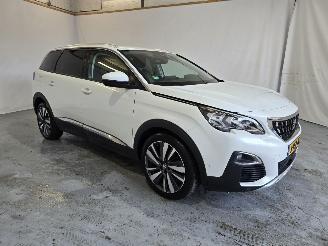 Damaged car Peugeot 5008 1.2 PureTech Blue Lease Premium 2020/11