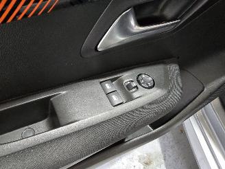 Peugeot 208 1.2 PureTech Active picture 24