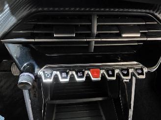 Peugeot 208 1.2 PT Active Pack picture 31