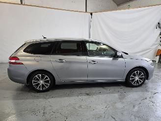 Peugeot 308 SW 1.2 PureT.Blue L. Ex picture 8