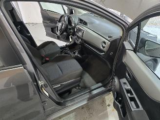 Toyota Yaris 1.3 VVT-i Aspiration picture 16
