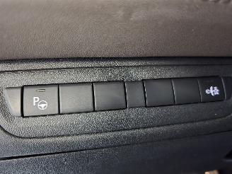 Peugeot 2008 1.6 VTi Féline picture 21