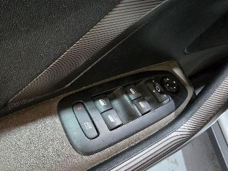 Peugeot 2008 1.6 VTi Féline picture 19