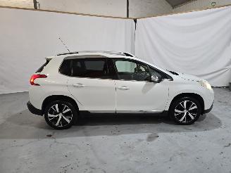 Peugeot 2008 1.6 VTi Féline picture 8