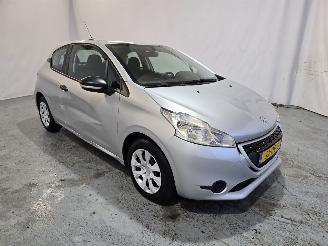 uszkodzony samochody osobowe Peugeot 208 1.0 Pure Tech Like 2014/10