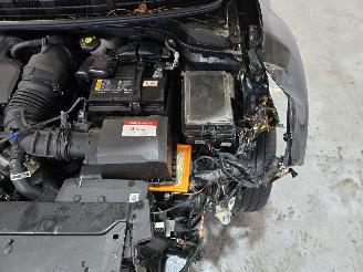 Kia Stonic 1.0 T-GDi MHEV Dyn+L picture 13