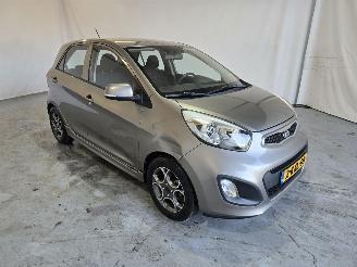 skadebil auto Kia Picanto 1.0 CVVT ISG Plus P. 2013/8