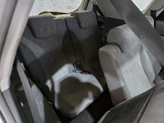 Toyota Prius Plus Wagon 1.8 Aspiration 96g picture 16