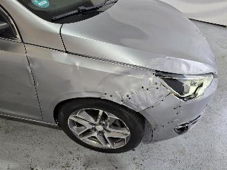 Peugeot 308 1.2 PureTech Blue Lease Premium picture 9