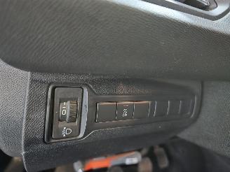 Peugeot 308 1.2 PureTech Blue Lease picture 23
