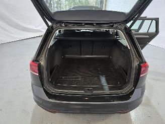 Volkswagen Passat Variant 1.5 TSI Business picture 17