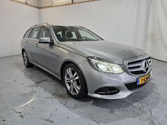 uszkodzony samochody osobowe Mercedes E-klasse Estate 220 CDI Amb. Avant. 2013/4