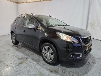 Coche accidentado Peugeot 2008 1.2 PureTech Allure 2017/8