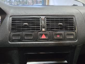 Volkswagen Golf 1.4-16V Ocean picture 24