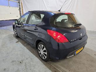 Peugeot 308 1.6 VTi Signature picture 5