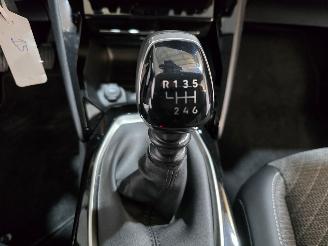 Peugeot 208 1.2 PureTech 100 Allure picture 34