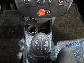 Renault Clio 1.2-16V Special Line picture 27