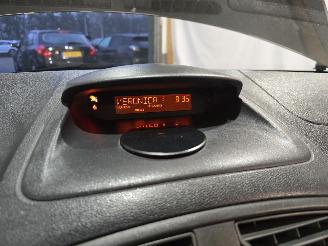 Renault Clio 1.2-16V Special Line picture 25