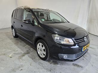 skadebil auto Volkswagen Touran 1.4 TSI Highline 2011/6
