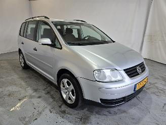krockskadad bil auto Volkswagen Touran 1.6-16V FSI Optive I 2006/8